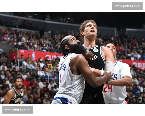 湖人抢人大洛施压雄鹿!争冠中锋成雄鹿续约难题 湖人抢人大洛施压雄鹿!争冠中锋成雄鹿续约难题